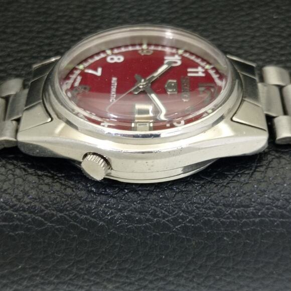 Vintage 1977 Seiko Automatic Mens Silver Watch W/daydate & Red accents - Picture 5 of 10